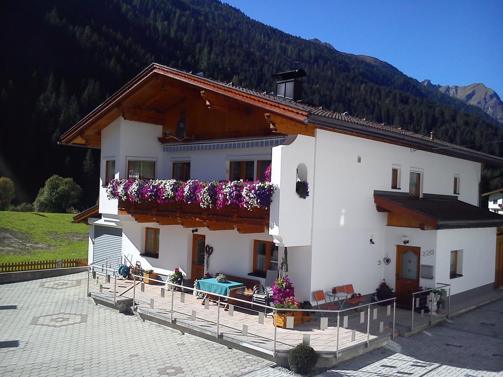 Apartment Familie Thomas Und Angelika Melmer Sankt Leonhard im Pitztal Luaran gambar